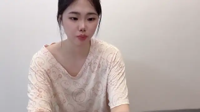 suki-1 online show from April 18, 7:58 pm