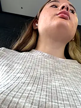 StephanieMur online show from September 12, 4:56 am