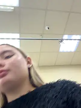 StephanieMur online show from September 13, 6:02 am