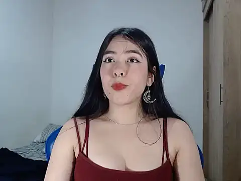 Snapshot of EloiseJun chatting on November 2, 10:23 pm EloiseJun online show from November 2, 10:23 pm