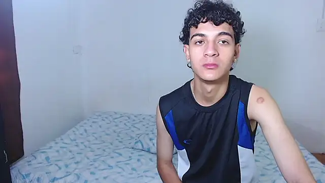 Snapshot of Sam_Cute3 chatting on October 20, 5:24 pm Sam Cute3 online show from October 20, 5:24 pm