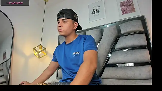 lianfox  online show from April 16, 12:50 pm