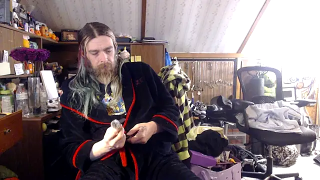 thejuicybacon online show from March 4, 6:03 pm