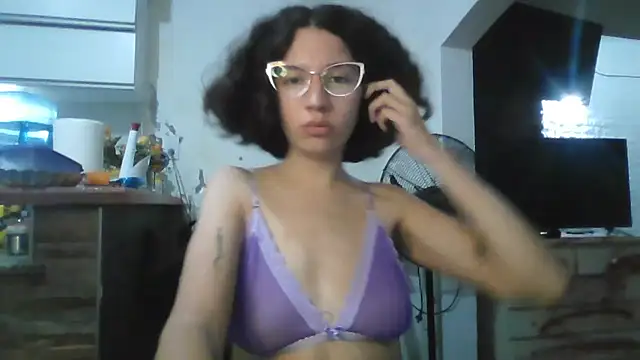 loliporomero online show from October 19, 1:50 am