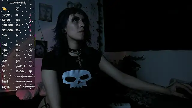 Snapshot of kattusauruss chatting on October 5, 2:10 am kattusauruss online show from October 5, 2:10 am