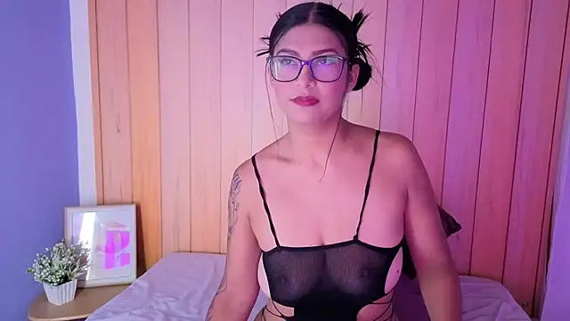 Snapshot of daphnevans chatting on November 12, 3:29 am daphnevans online show from November 12, 3:29 am