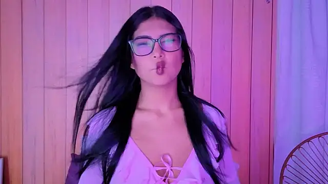 Snapshot of daphnevans chatting on November 28, 3:31 am daphnevans online show from November 28, 3:31 am