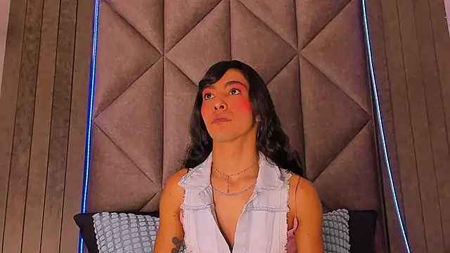 TiffValentinee  online show from September 16, 7:37 pm