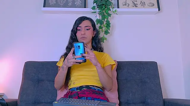 TiffValentinee  online show from March 5, 7:43 pm