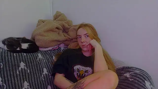 Little-Red21 online show from November 26, 1:34 pm