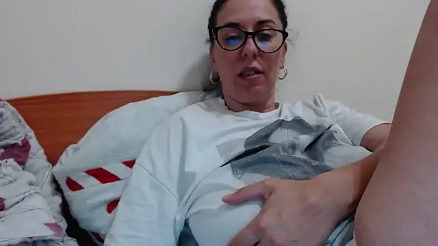 Snapshot of jollene chatting on May 31, 1:51 pm jollene online show from May 31, 1:51 pm