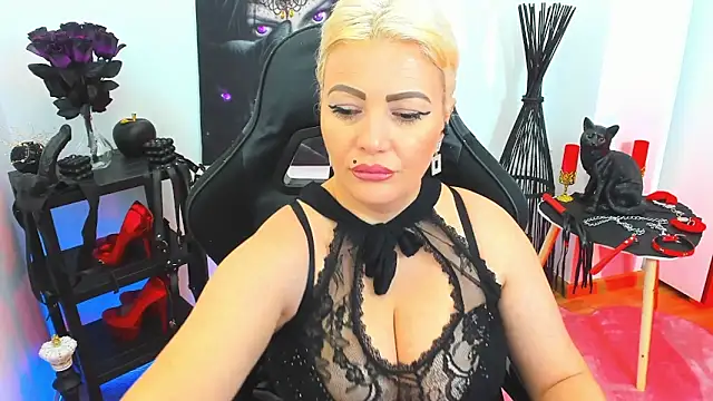 Snapshot of demisweet chatting on January 4, 3:28 pm demisweet online show from January 4, 3:28 pm