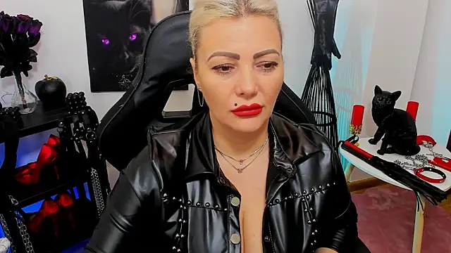 Snapshot of demisweet chatting on February 9, 10:53 am demisweet online show from February 9, 10:53 am