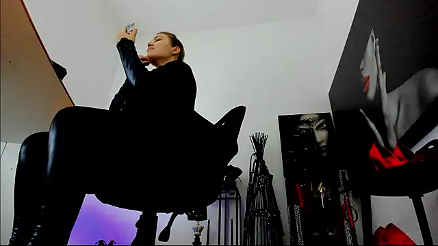 demisweet online show from January 17, 2:49 am