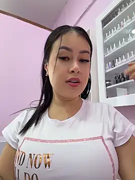 CrisMarulanda online show from May 13, 4:48 pm