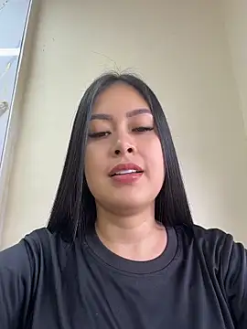 CrisMarulanda online show from June 16, 4:42 pm