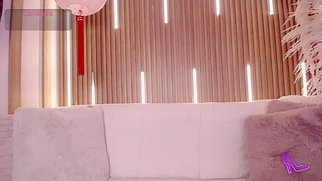 MylaDreams online show from February 7, 4:38 am