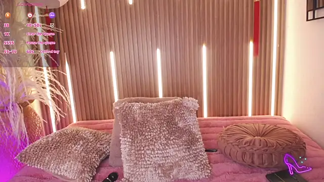 MylaDreams online show from April 16, 3:29 am