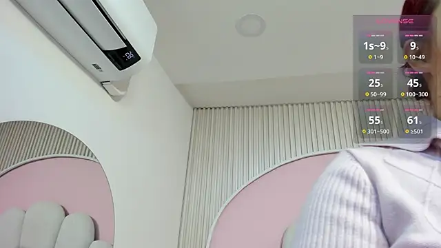 hinata dolly online show from October 24, 8:00 am