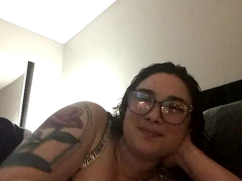 Snapshot of paigeycakes chatting on November 22, 5:06 am paigeycakes online show from November 22, 5:06 am