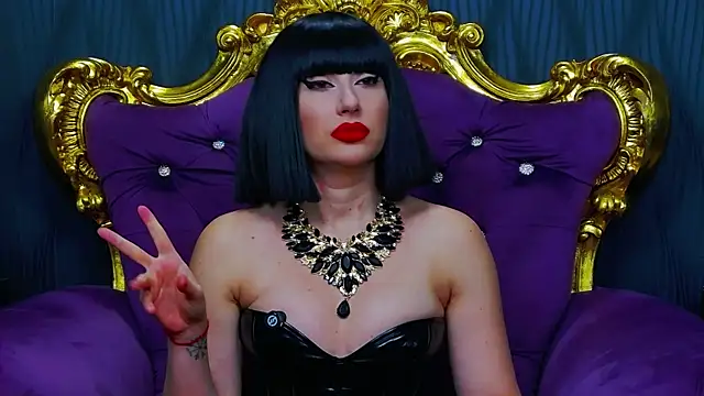 LaraMaeve online show from December 17, 6:52 am