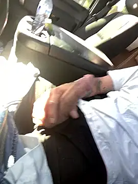 Snapshot of Lilbig_24 chatting on October 14, 3:13 pm Lilbig 24 online show from October 14, 3:13 pm