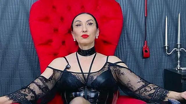 Snapshot of MistressDora chatting on May 5, 6:10 am MistressDora online show from May 5, 6:10 am