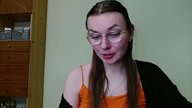 LooveELLYx online show from January 15, 6:08 pm