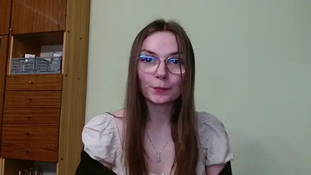 LooveELLYx online show from February 3, 5:56 pm