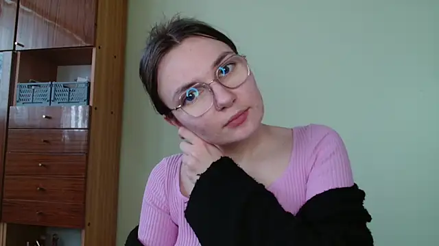 LooveELLYx online show from February 14, 7:38 am