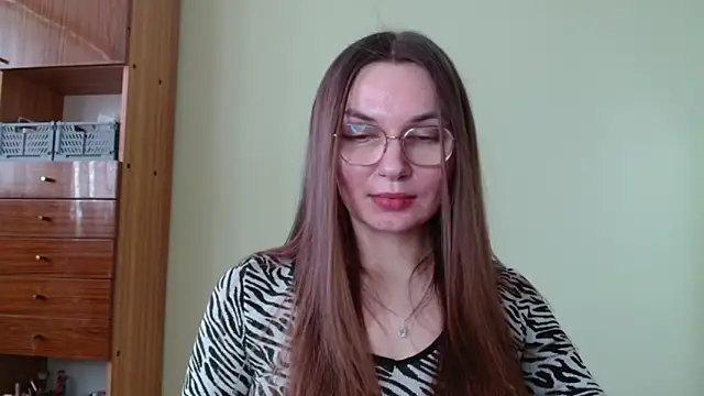 LooveELLYx online show from February 21, 11:01 am