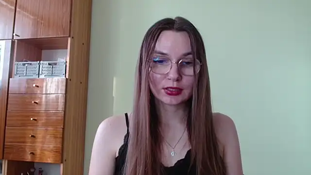 LooveELLYx online show from February 24, 2:37 pm