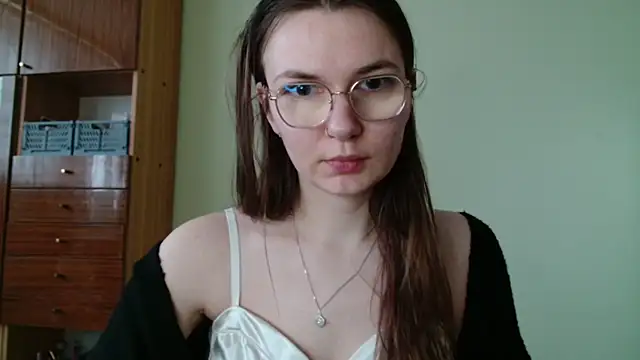 LooveELLYx online show from February 28, 7:37 am