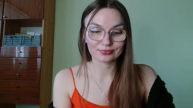 LooveELLYx online show from February 5, 2:33 pm