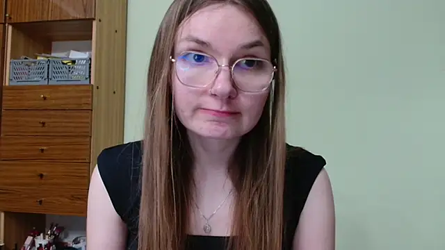 LooveELLYx online show from April 19, 10:01 pm