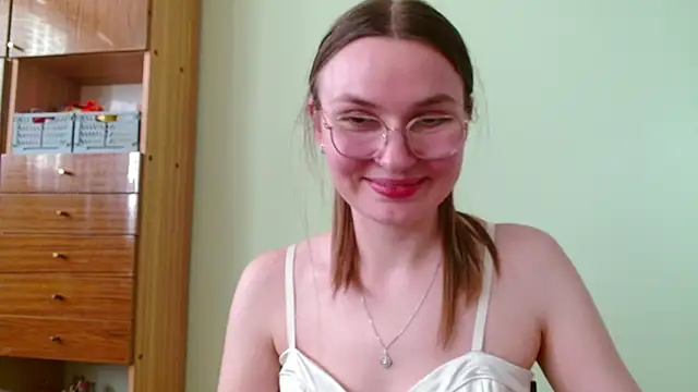 Snapshot of LooveELLYx chatting on April 29, 5:30 pm LooveELLYx online show from April 29, 5:30 pm