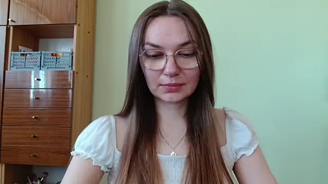 Snapshot of LooveELLYx chatting on May 25, 6:30 am LooveELLYx online show from May 25, 6:30 am