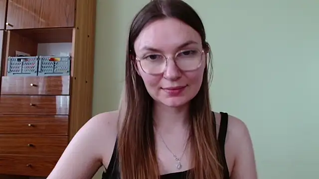 Snapshot of LooveELLYx chatting on June 10, 1:32 pm LooveELLYx online show from June 10, 1:32 pm