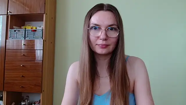 Snapshot of LooveELLYx chatting on June 16, 6:27 am LooveELLYx online show from June 16, 6:27 am