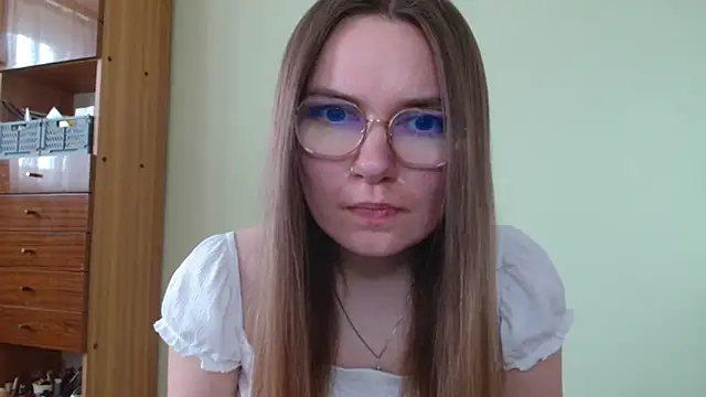LooveELLYx online show from July 23, 6:33 am