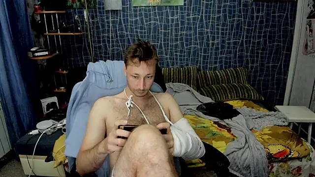 Snapshot of CuteBoy228 chatting on June 4, 9:10 pm CuteBoy228 online show from June 4, 9:10 pm