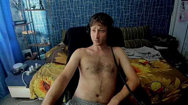 Snapshot of CuteBoy228 chatting on July 29, 10:13 am CuteBoy228 online show from July 29, 10:13 am