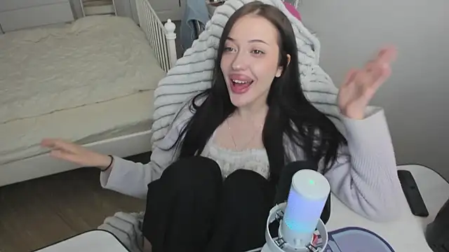 Snapshot of saadnesstyan chatting on March 9, 1:48 pm saadnesstyan online show from March 9, 1:48 pm