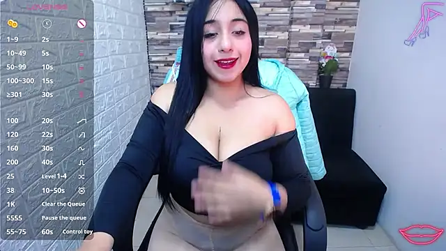 isabelsaenzxx online show from October 16, 12:28 pm