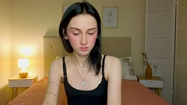 Snapshot of Little_moly999 chatting on October 3, 1:19 pm Little moly999 online show from October 3, 1:19 pm