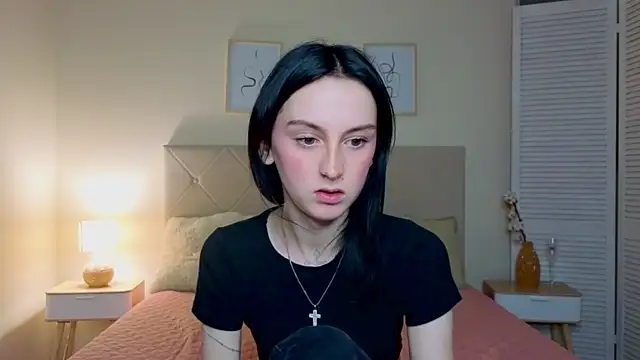 Snapshot of Little_moly999 chatting on October 4, 8:07 pm Little moly999 online show from October 4, 8:07 pm