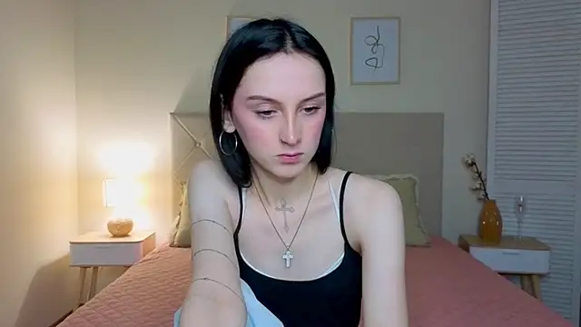 Snapshot of Little_moly999 chatting on October 6, 8:06 pm Little moly999 online show from October 6, 8:06 pm