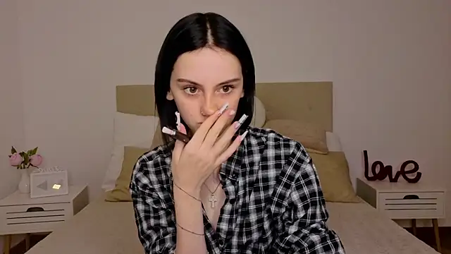 Snapshot of Little_moly999 chatting on October 14, 7:58 pm Little moly999 online show from October 14, 7:58 pm