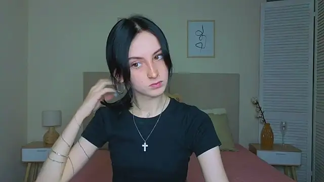 Snapshot of Little_moly999 chatting on October 19, 9:37 pm Little moly999 online show from October 19, 9:37 pm