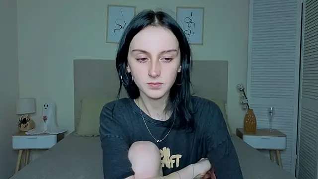 Snapshot of Little_moly999 chatting on November 10, 9:14 pm Little moly999 online show from November 10, 9:14 pm